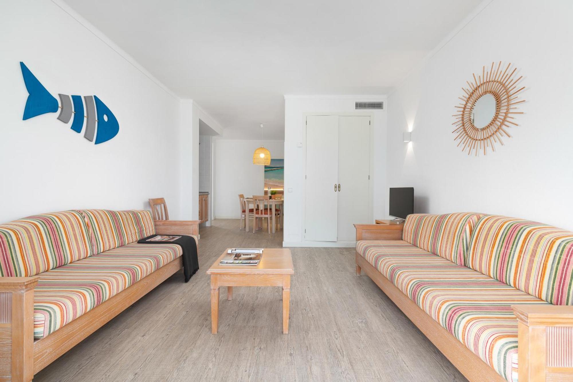 Apartamentos Playa Marina Cala Ferrera  Exterior photo