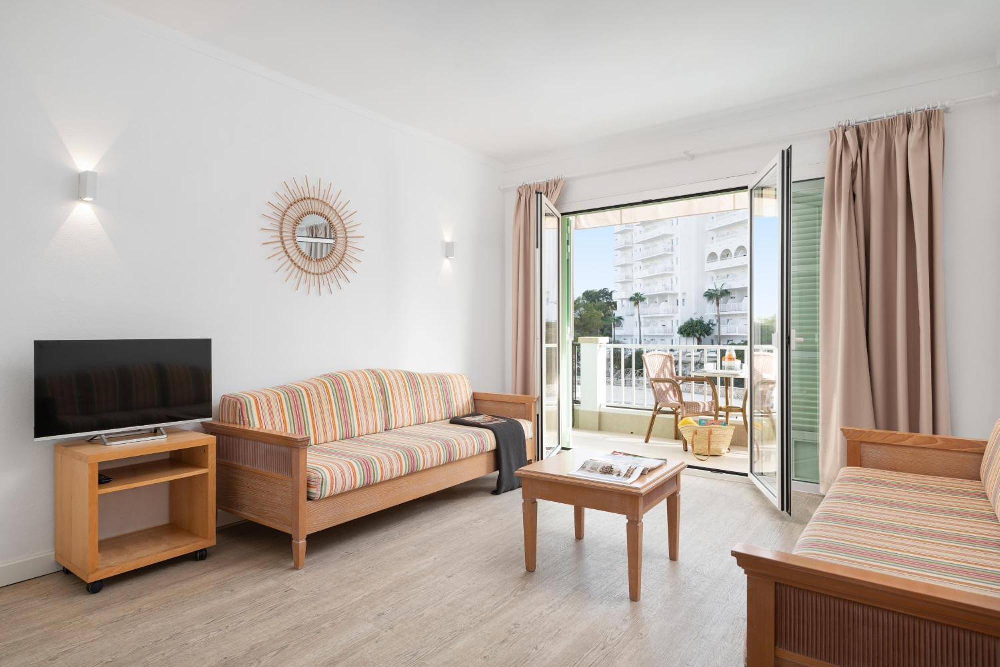 Apartamentos Playa Marina Cala Ferrera  Exterior photo