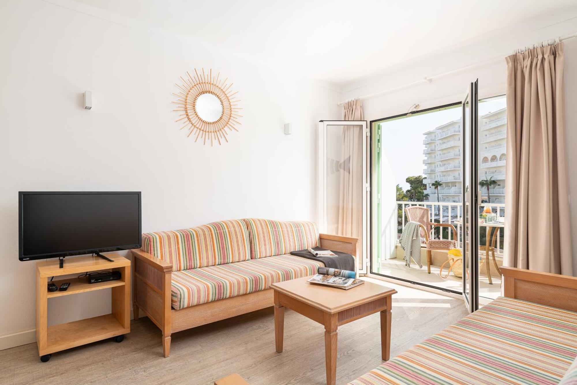 Apartamentos Playa Marina Cala Ferrera  Exterior photo